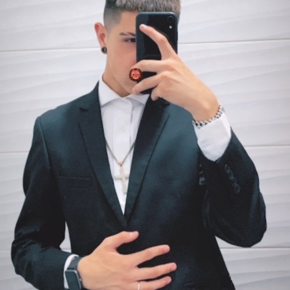 Meet your Posher, Santiago - Picture 1 of 1